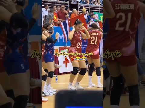 Momen Pemain Volleyball Thailand Bergoyang 😂#shotrs #volleyball #joget