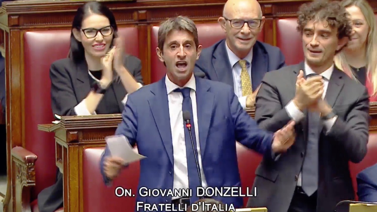 DONZELLI SENZA FRENI: «OGGI NASCE 3° REPUBBLICA: BASTA GIOCHI DI PALAZZO E GOVERNI DEI TRADITORI»