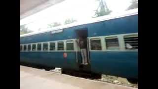 preview picture of video 'Tiruchirapalli to Chennai egmore Cholan express'