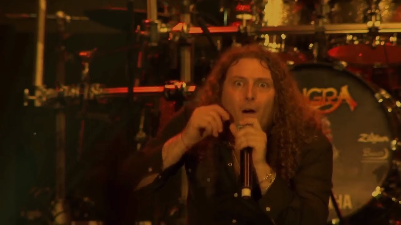 Angra - Carry On - Live (Fabio Lione)