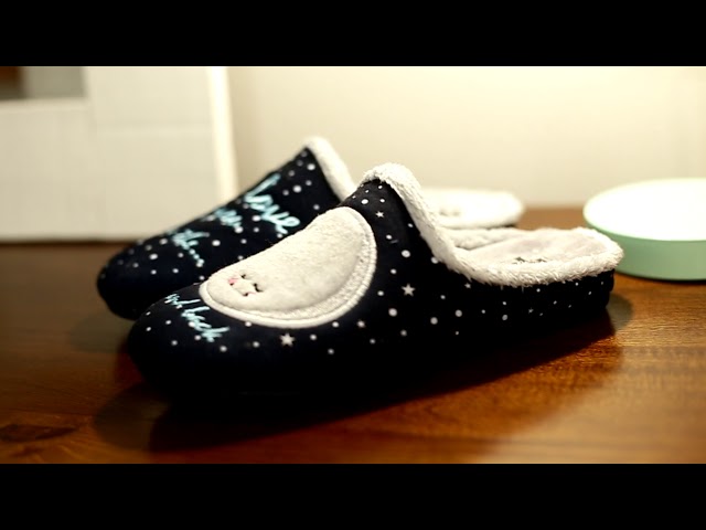 Vídeo relacionado con MARPEN SLIPPERS, Zapatillas de casa Real Madrid CF Oficiales Temporada 24/25 para Hombre o Mujer, Ligeras de Invierno, Azul y Blanco, Talla 46