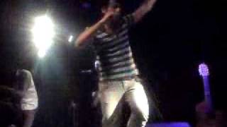 Maraveyas ilegál - Δεν με πείθεις [Live 13-04-2009]