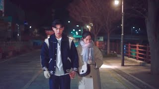 [問卦] 牽女人的小手手到底是什麼感覺？