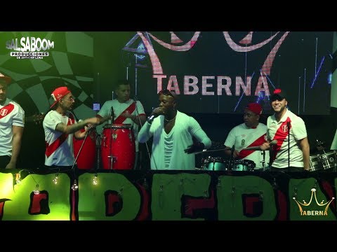 El Pillo / Aceite Y agua [Soy Una Guagua]- Combinación De La Habana En Taberna