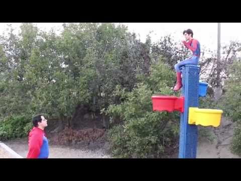 Spiderman VS Superman WWE Style @Andrawiz