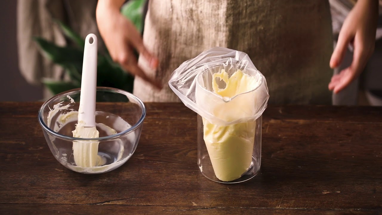 How to fill a piping bag