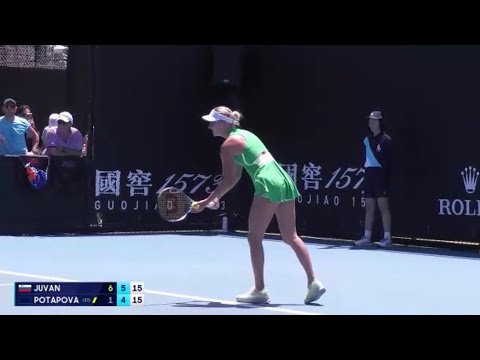 Potapova gone wild 😜 yells at coach vs Kaja Juvan 🇸🇮 A.O. R1 News reporting 📰🎙