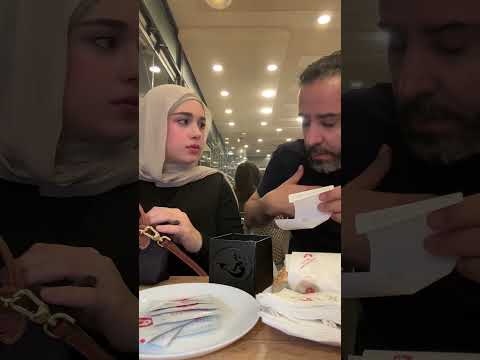 فكرتها بدها تدفع بس طلع عم تاخد الوايبس 🤣🤣