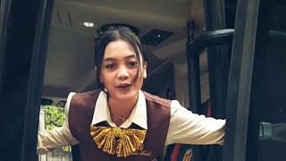 Download lagu Kata kata Pramugari Cantik Bus Rosalia Indah #rosaliaindah #rosaliaindahmania #rosaliaindahtransport mp3