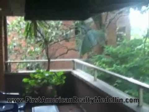 3 Bedroom El Poblado Walk to Parque Lleras, Pool Table, Jacuzzi, Split Level Apartment