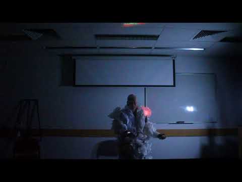 Performance: the expanse of a dead open mouth