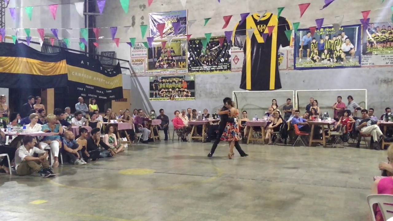 Krishna Olmedo y Gaby Mataloni en La milonga del Morán Diciembre 2017 1/4