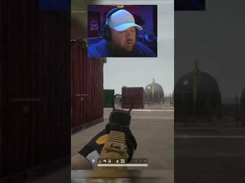 Just opening my map mid fight. Nothing to see. #shorts