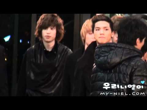 [FANCAM] 111229 NIEL at SBS Gayo Daejun Red Carpet