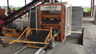 Machine de fabrication de parpaing Conmach BlockKing-12MS Concrete Block Making Machine - 4.000 units/shift à vendre - Image 13 | Machineryline CM Machine de fabrication de parpaing Conmach BlockKing-12MS Concrete Block Making Machine - 4.000 units/shift neuve | Image 13 - Machineryline