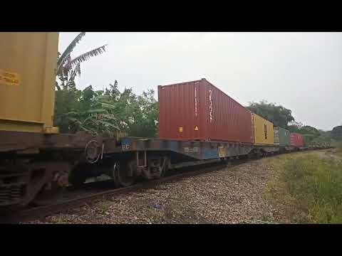 MRS Logistica - Dupla ( C30 + C38 ) na carga geral KPR próximo de Austin - Nova Iguaçu - RJ