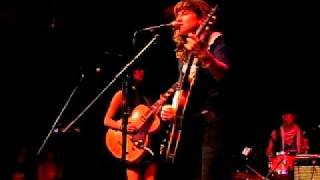 Thao &amp; Mirah - Dogs of B.A. [Live] @ The New Parish