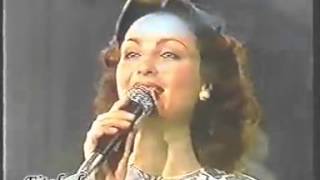 Adriana Ceka - Kur Zemrat Rrahin Si Nje Zemer