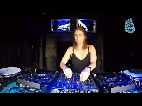 The Blue Oyster:  Kasia Gościńska / 03.07 / 17 - 18