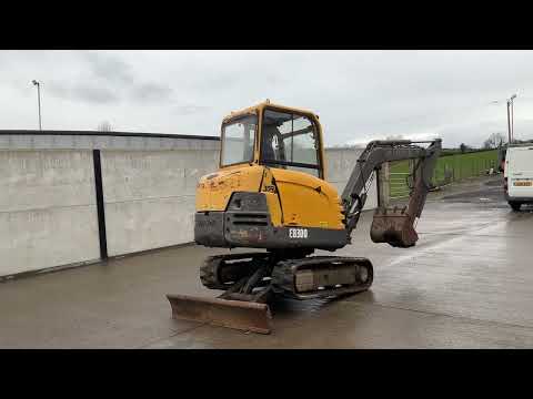 PELJOB EB300 3 TON MINI DIGGER - Image 2
