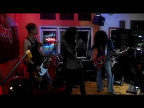 John paul ivan feat Rudjack & Yurock band Cover Whole lotta love led zeppelin bistro 99 resto and ca