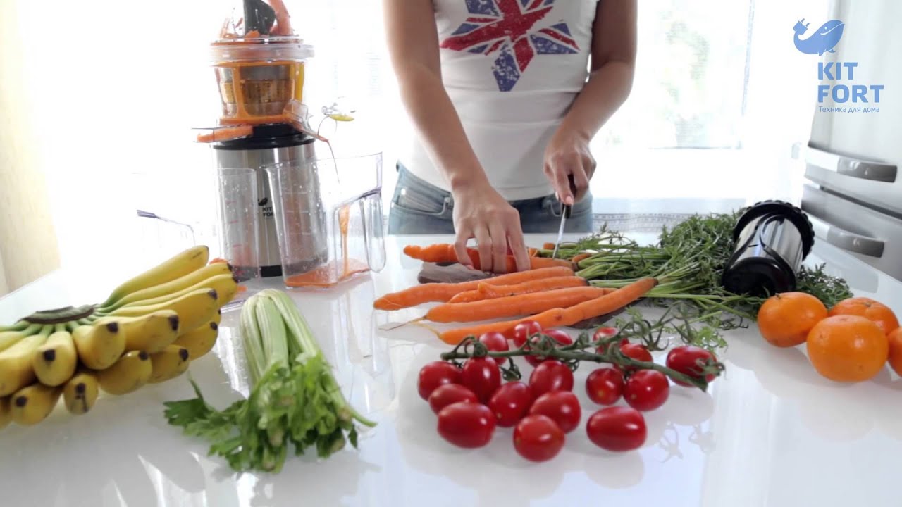 Соковыжималка Kitfort KT-1102 -1 оранжевая