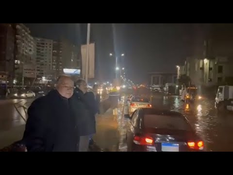 محافظ القاهرة يتفقد أحياء القاهرة للإشراف على رفع تراكمات مياه الأمطار