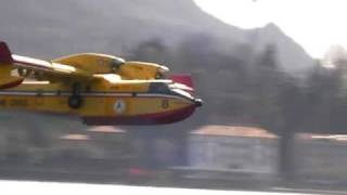 preview picture of video 'Canadair in azione a Lecco - Incendio reale, no esercitazione'