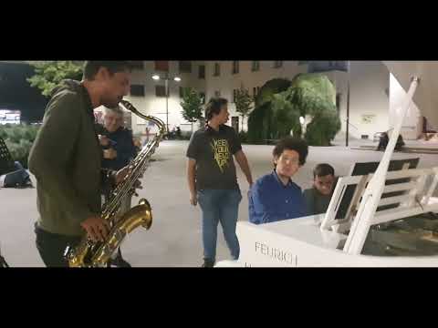 What an amazing Street Piano & Saxophone Improvisation in Vienna (Thomas Krüger)