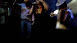 Los REDV feat Carlos Vives - El pollo vallenato