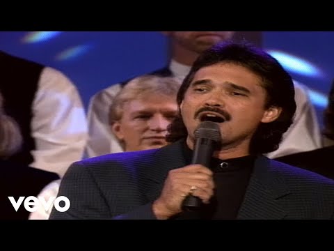 Bill & Gloria Gaither - Farther Along [Live] ft. Ivan Parker