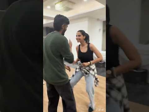 Unna vechen ullaa kattikiren mellaa 🫶🏻🎺🥁 #SithiraPuthiri #SaiAbhyankkar #MeenakshiChoudhary #Vivek