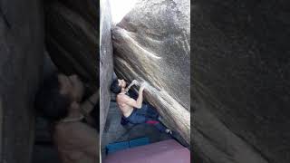 Video thumbnail: La Cueva Negra, 6b. La Pedriza