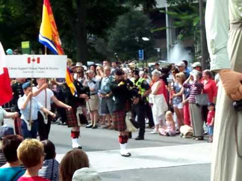 Parade FIMMQ 2011 - 3 Area Support Pipes and Drums, Gagetown