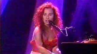 Tori Amos &quot;Silent All these Years&quot; (1992)