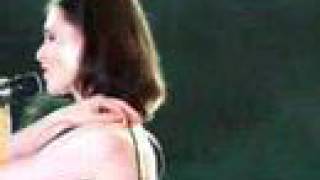Sophie Ellis Bextor - Music gets the best of me