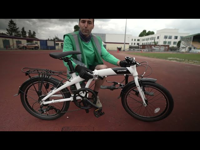 Folding and unfolding a bike