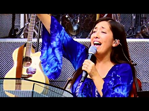 Mora En Mi Vida 🔥🔥 Chilena ''Gladys Muñoz'' Alaba y Predica con Unción y Autoridad!!