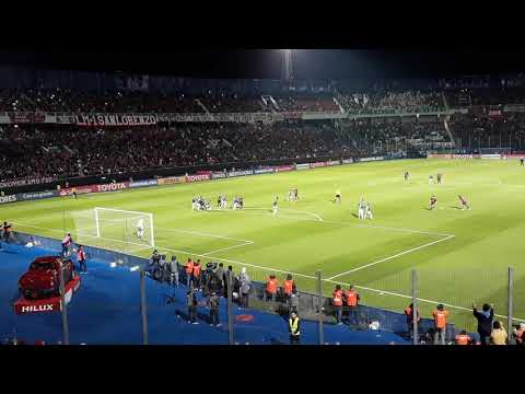 "Esta Es Tu Hinchada que T Canta Azulgrana + T voy a Alentar la Vida Entera ðŸ”´ðŸ”µðŸ¥ðŸŽºðŸŽ¶" Barra: La Plaza y Comando • Club: Cerro Porteño