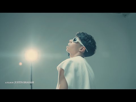 4 Años 🥀 - Whiite x Layan (Video Oficial)