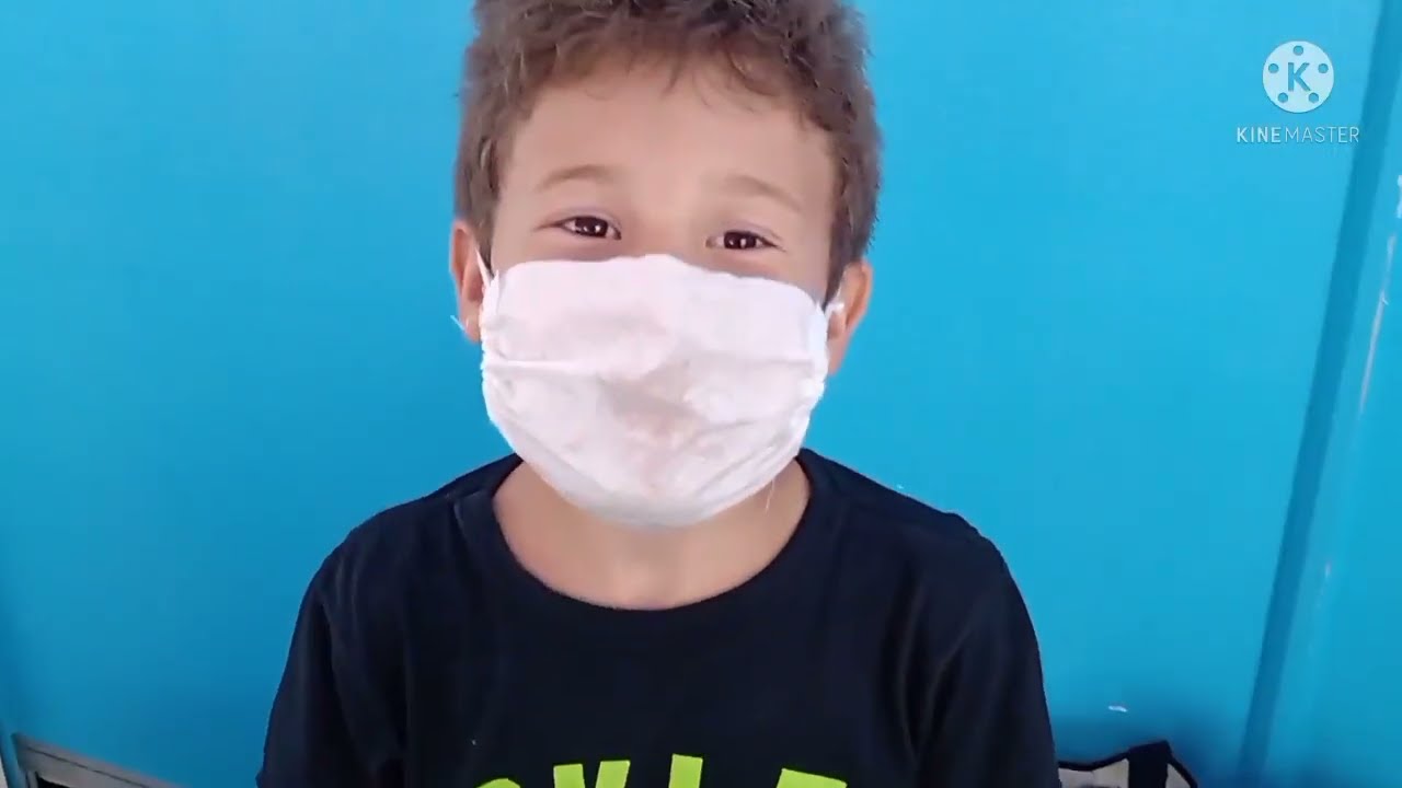 Fomos passear na torre de TV e tinha uma pista de gelo.