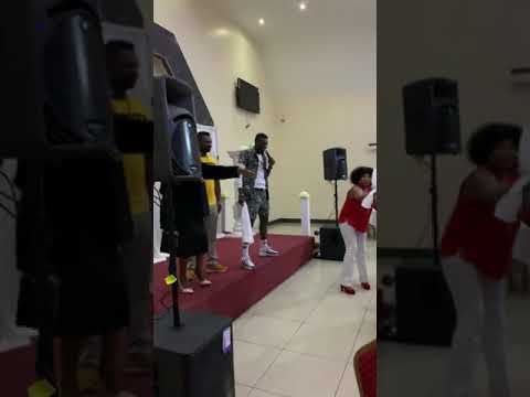 Akpororo fell in love with this song BANDANA by Rudebone during his UK Live Performance