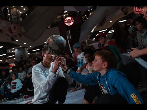 ELAINZ BATTLE VOL.4 - SHOWCASE SIMS