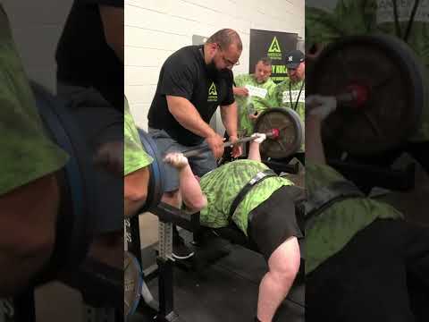 2022 Arnold Classic bench demonstration, 405*20 and 225*73