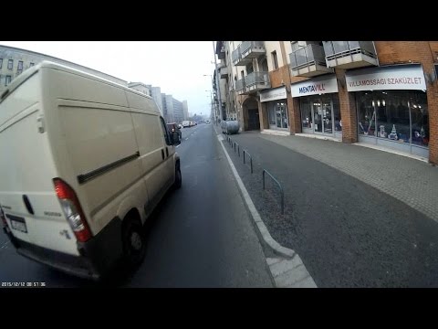 LXC-417 Furgonos centizés, rendes buszsofőr - Van close pass, nice bus driver