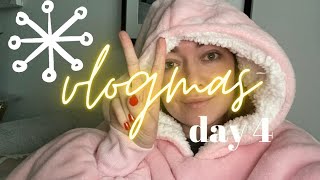 Vlogmas 2020 | Day 4.. Christmas Decorating! | Jordan Webb