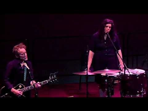 Low - Stay/Dinosaur Act || live @ Lux, Nijmegen #kgvid || 12-11-2013