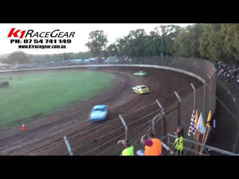 Modified Sedans - Heat 1 - Kingaroy Speedway - 04.05.2013