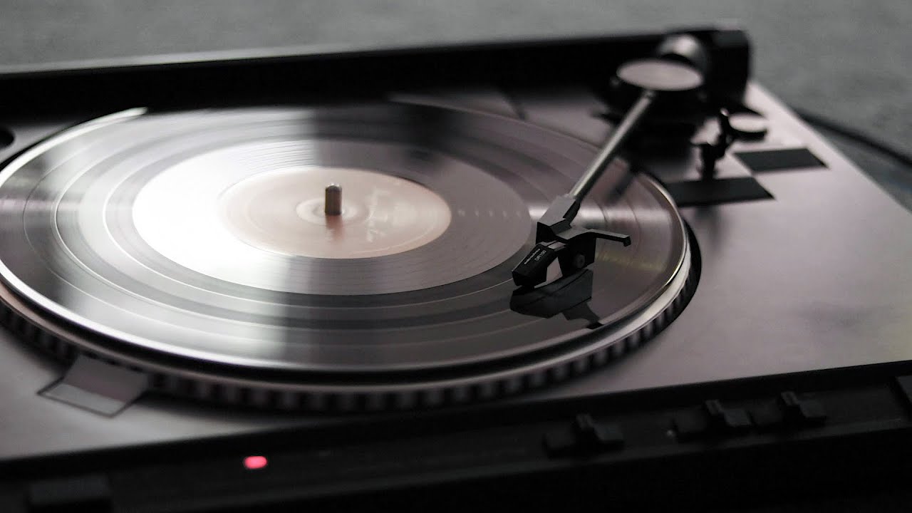 Billie Eilish - Happier Than Ever [Vinyl Video] (HQ Rip)