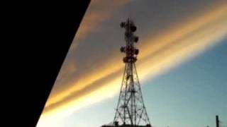 Strange Sky Phenomenon!!  WEIRD Straight Line Chemical Clouds!! HAARP?